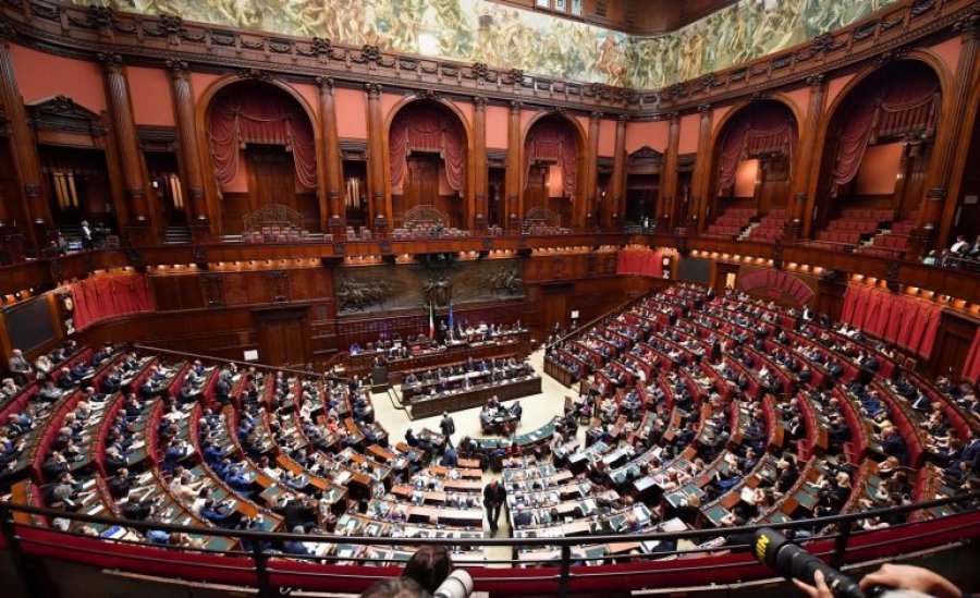 Senati italian miraton marreveshjen per emigrantet me Shqiperine